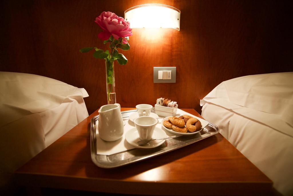 Leonardo Hotel Parma Kültér fotó