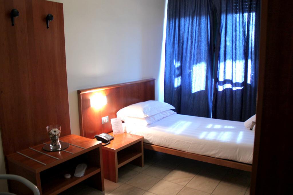 Leonardo Hotel Parma Kültér fotó