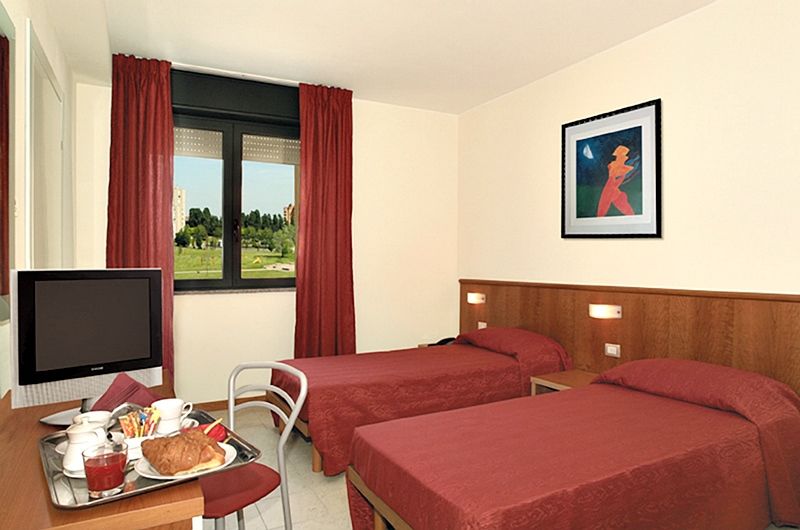 Leonardo Hotel Parma Kültér fotó