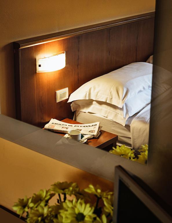 Leonardo Hotel Parma Kültér fotó