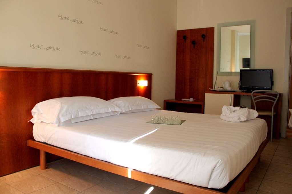 Leonardo Hotel Parma Szoba fotó