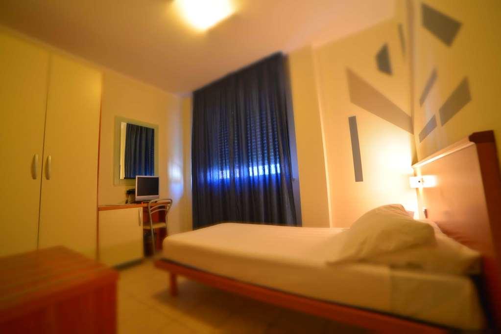 Leonardo Hotel Parma Szoba fotó
